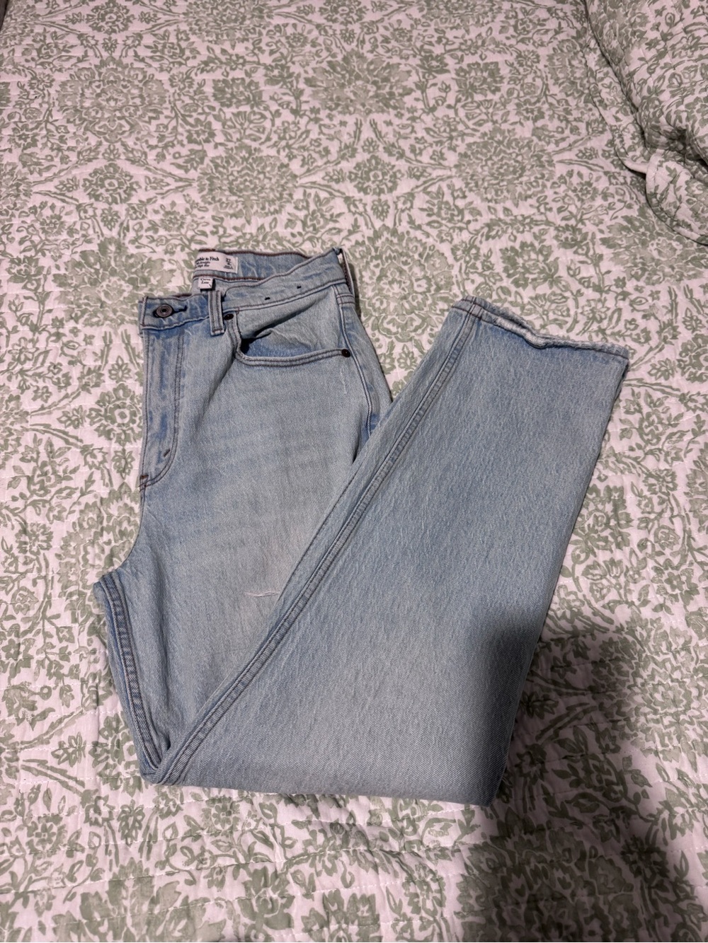Abercrombie & Fitch Light Wash High-Rise Women's Jeans